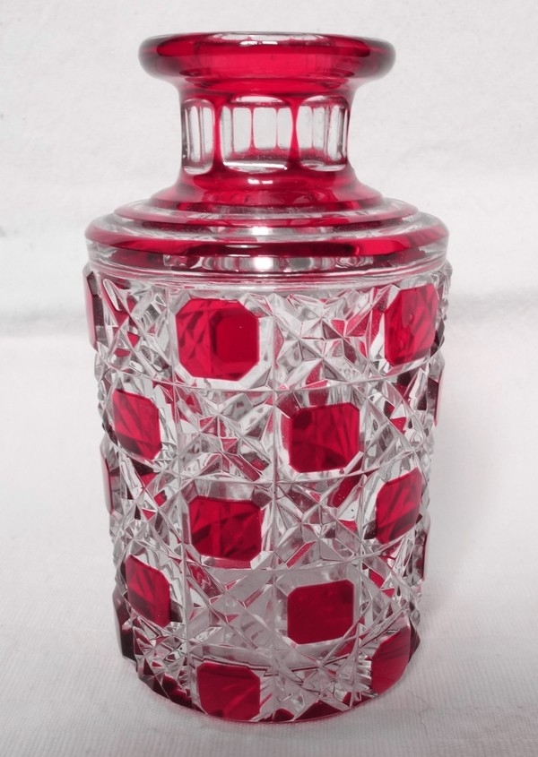 Flacon de toilette en cristal de Baccarat, modèle Diamants Pierreries doublé rose - signé - 17,8cm