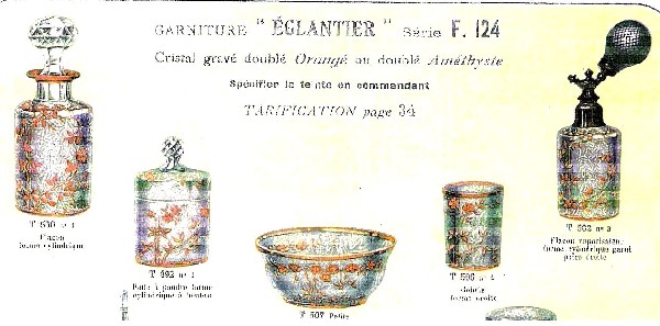 Flacon de toilette en cristal de Baccarat doublé et givré, modèle Eglantier rouge - 15,5cm