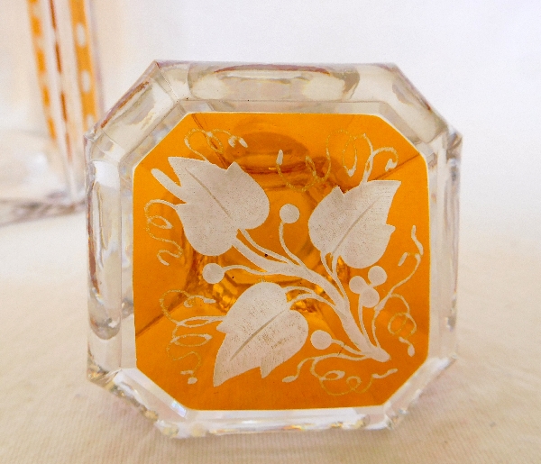 Flacon / carafe à liqueur en cristal de Baccarat overlay orange époque milieu XIXe