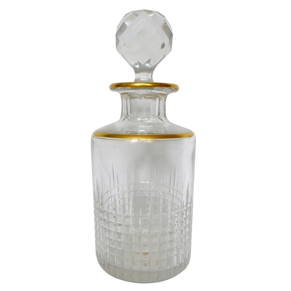 Grand flacon à parfum en cristal de Baccarat, modèle Nancy, rehaussé à l'or fin, 17cm