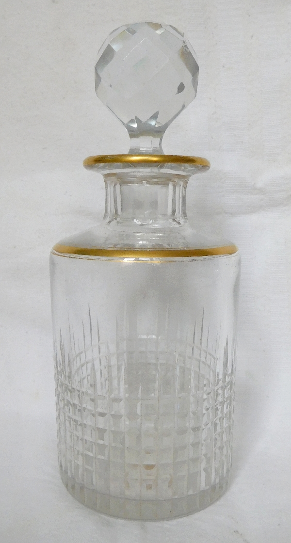 Grand flacon à parfum en cristal de Baccarat, modèle Nancy, rehaussé à l'or fin, 21,7cm