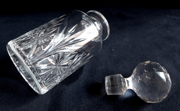 Grand flacon à parfum en cristal de Saint Louis, modèle Sapho (cristal taillé) - 17,5cm