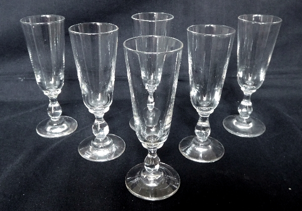 Verre à liqueur en cristal de Baccarat, forme flûte à champagne, jambe ballustre