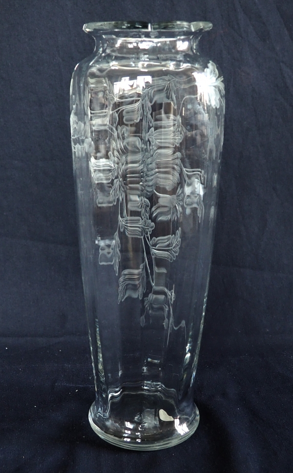 Tall Baccarat crystal vase, rare cut and engraved chrysanthemum pattern - 30,1cm