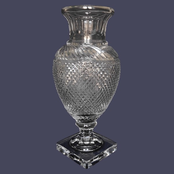 Grand vase de style Empire en cristal de Baccarat forme balustre, époque XIXe siècle