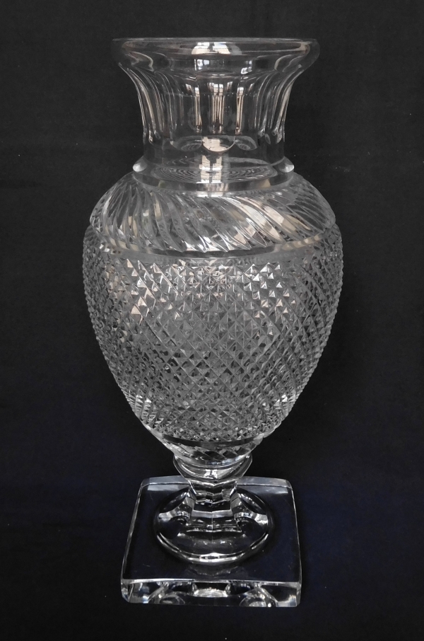 Grand vase de style Empire en cristal de Baccarat forme balustre, époque XIXe siècle