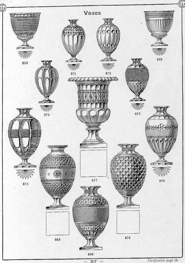 Grand vase en cristal de Baccarat de style Charles X finement taillé, cachet du musée