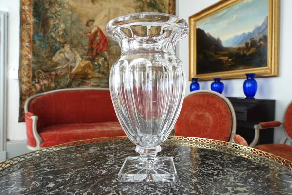 Grand vase en cristal de Saint Louis taillé, époque fin XIXe siècle