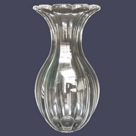 Spectaculaire vase en cristal de Baccarat taillé, modèle Malmaison