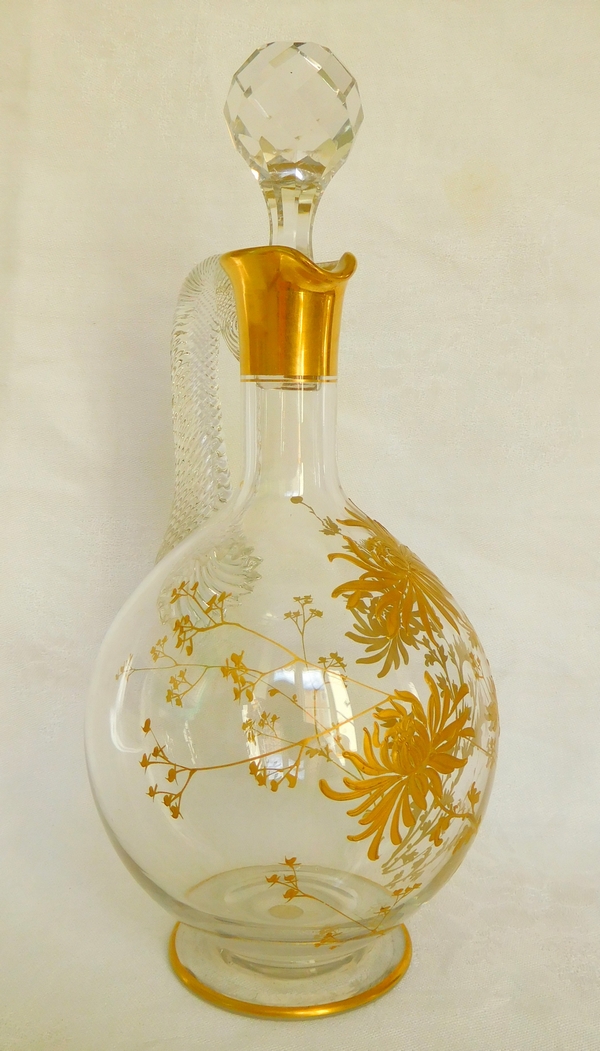 Carafe aiguière en cristal de Baccarat, décor aux chrysanthèmes doré à l'or fin - étiquette