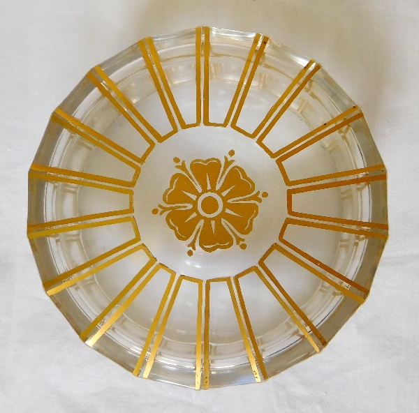 Bonbonnière ou grande boîte à poudre en cristal de Baccarat, modèle Cannelures réhaussé de filets or