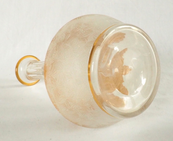 Carafe en cristal de St Louis gravé et doré à l'or fin - modèle Nelly de style Empire