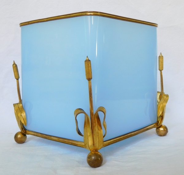 Jardinière en opaline de Baccarat bleue à monture de roseaux en bronze doré - époque 1840