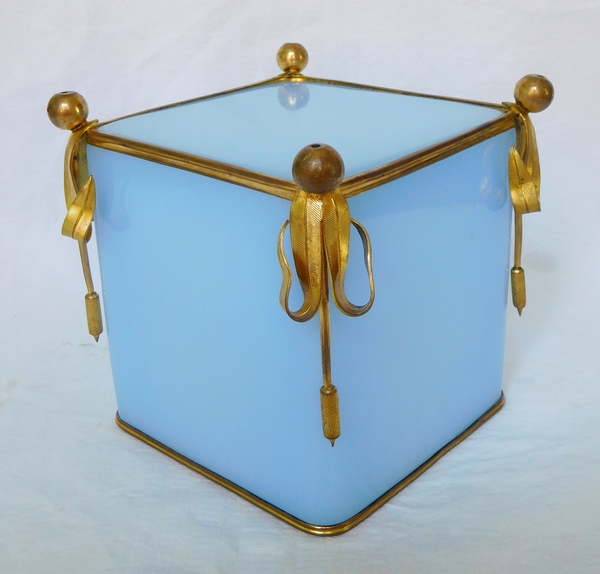 Jardinière en opaline de Baccarat bleue à monture de roseaux en bronze doré - époque 1840