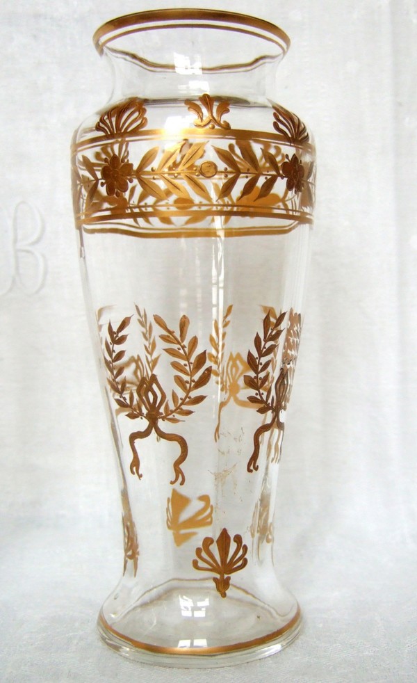 Paire de vases en cristal de Baccarat dorés à l'or, époque fin XIXe