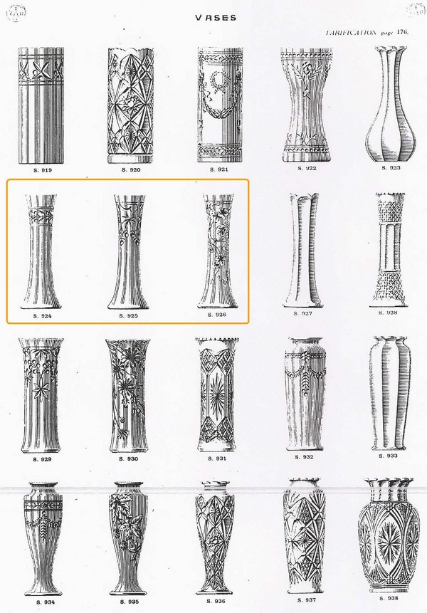 Paire de vases en cristal de Baccarat, décor de style Empire doré à l'or fin