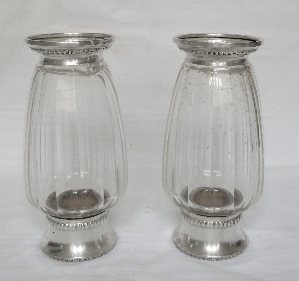 Paire de vases en cristal de Baccarat modèle Malmaison, monture en argent massif