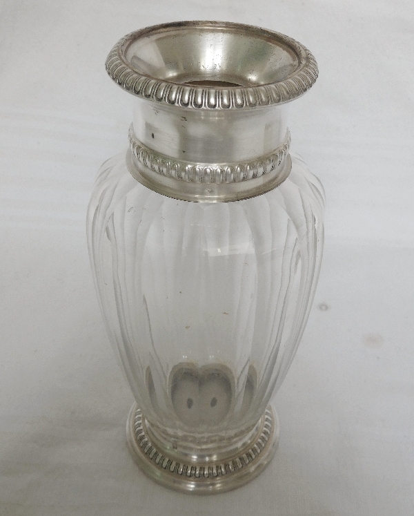 Paire de vases en cristal de Baccarat modèle Malmaison, monture en argent massif