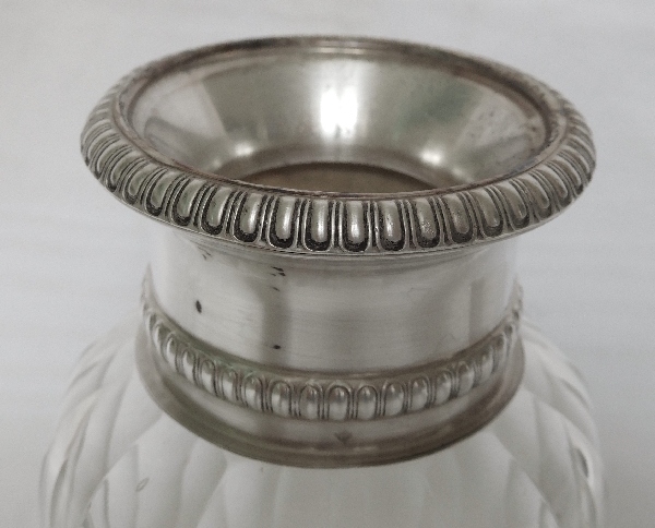 Paire de vases en cristal de Baccarat modèle Malmaison, monture en argent massif