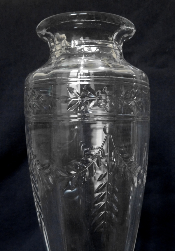 Paire de vases en cristal taillé de Baccarat à côtes vénitiennes, vers 1900