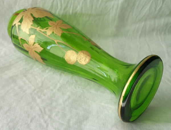 Paire de vases en cristal de Baccarat vert, modèle Platanes rehaussé à l'or fin