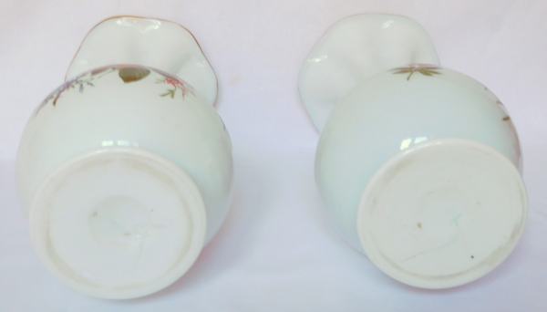 Baccarat : pair of painted opaline crystal vases, 19th century production circa 1840