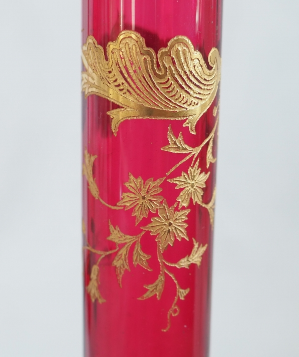 Paire de vases en cristal de Saint Louis rose - modèle Massenet Gold doré
