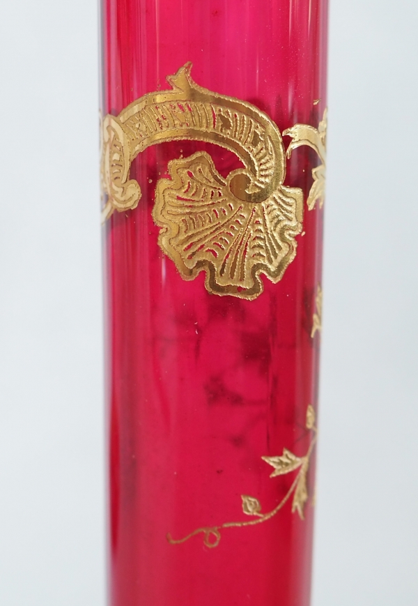 Paire de vases en cristal de Saint Louis rose - modèle Massenet Gold doré