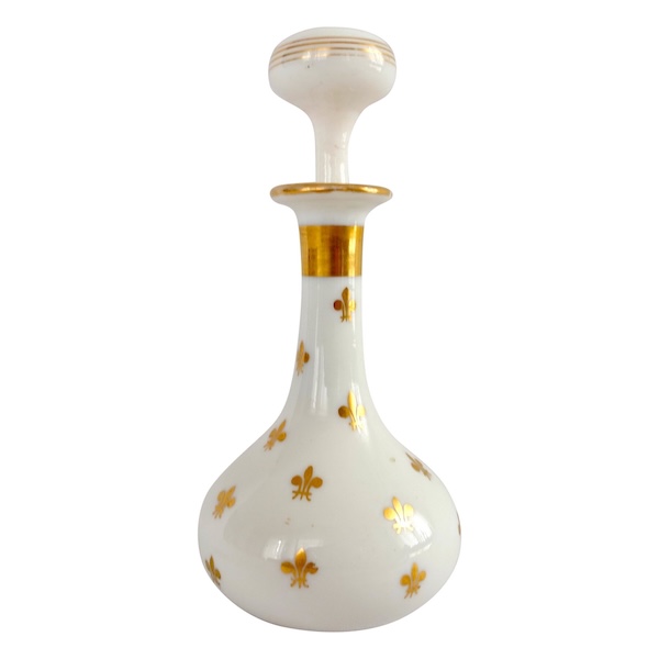 Baccarat : opaline crystal liquor bottle enhanced with fleur-de-lis, 19th century circa 1860