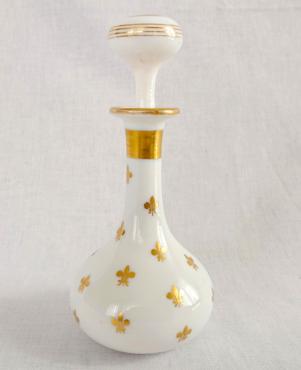 Baccarat : opaline crystal liquor bottle enhanced with fleur-de-lis, 19th century circa 1860