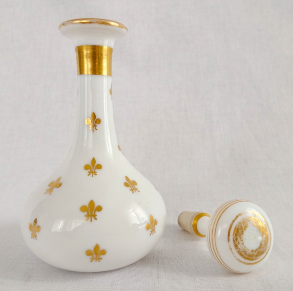 Baccarat : opaline crystal liquor bottle enhanced with fleur-de-lis, 19th century circa 1860