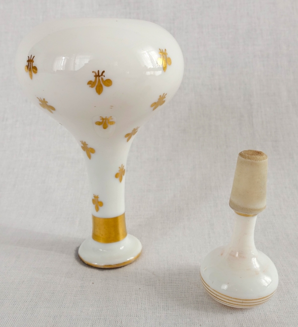 Baccarat : opaline crystal liquor bottle enhanced with fleur-de-lis, 19th century circa 1860