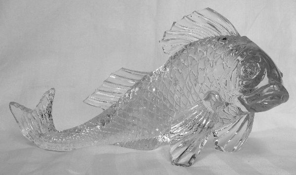 Cristal de Baccarat pour le Vase Estrusque : grand poisson / carpe en cristal taillé époque 1890 / 1900