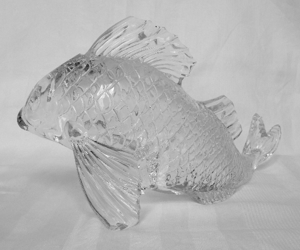 Cristal de Baccarat pour le Vase Estrusque : grand poisson / carpe en cristal taillé époque 1890 / 1900