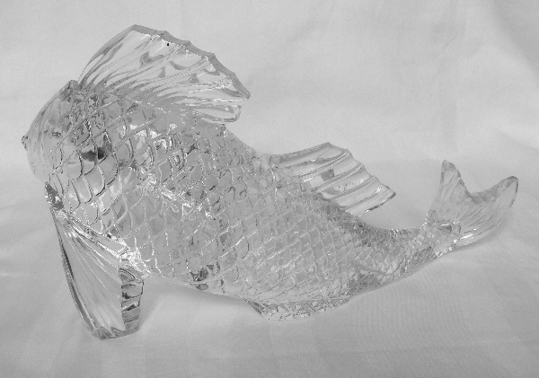 Cristal de Baccarat pour le Vase Estrusque : grand poisson / carpe en cristal taillé époque 1890 / 1900