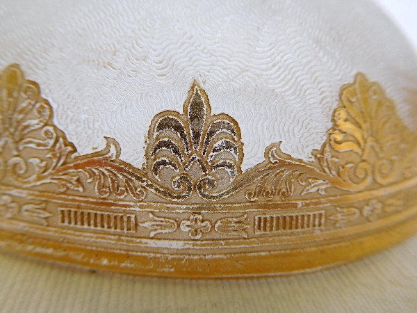 Porte-savon en cristal de St Louis, modèle Nelly Empire doré