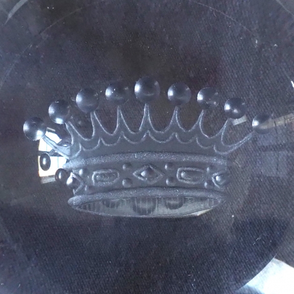 Baccarat crystal paperweight, crown of Count engraved