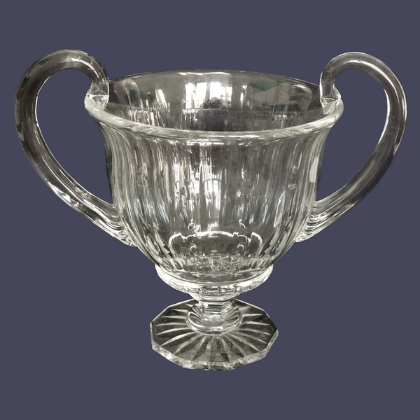 Vase à anses, coupe en cristal de Baccarat, rare modèle du catalogue de 1916