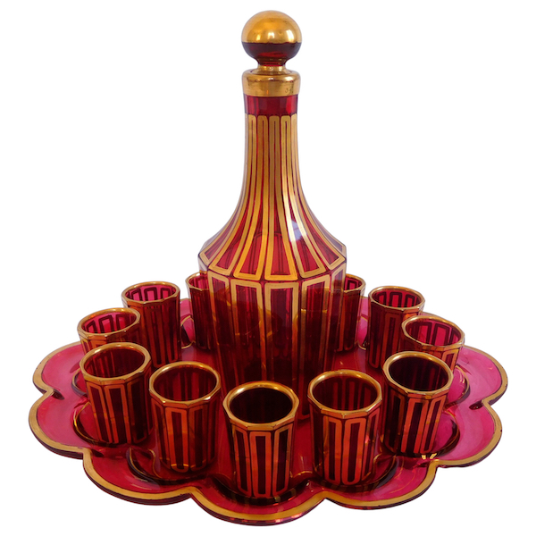 Baccarat red crystal liquor set, Cannelures pattern enhanced with fine gold - paper sticker