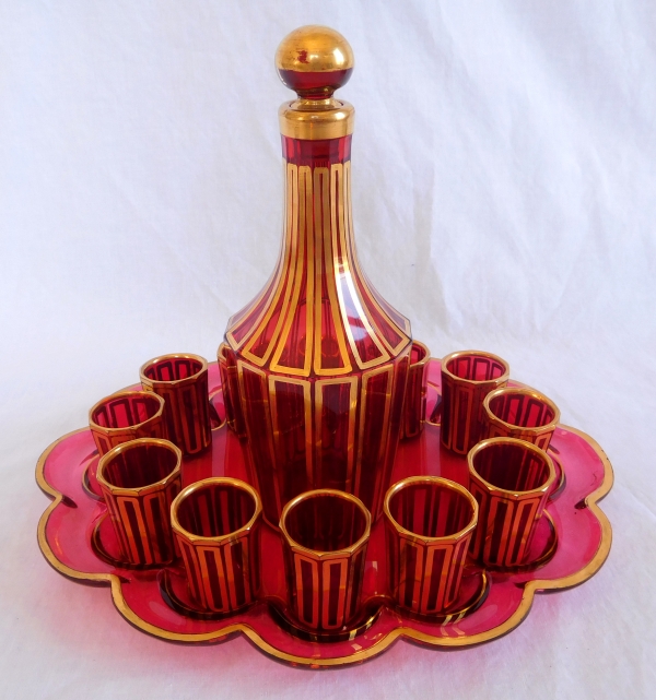Baccarat red crystal liquor set, Cannelures pattern enhanced with fine gold - paper sticker