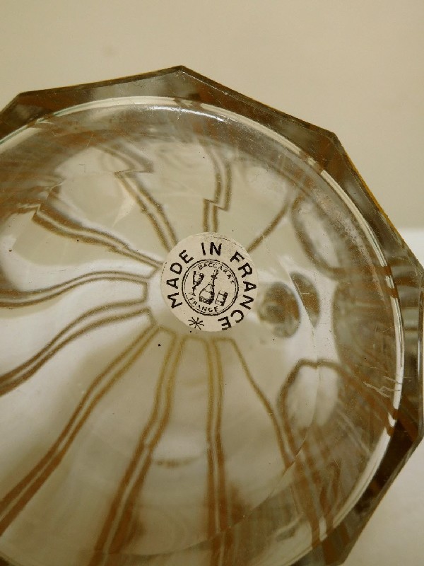 Service à liqueur en cristal de Baccarat, modèle Cannelures réhaussé de filets or, étiquette d'origine