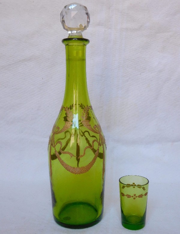 Service à liqueur en cristal de Baccarat vert chartreuse doré, étiquette papier