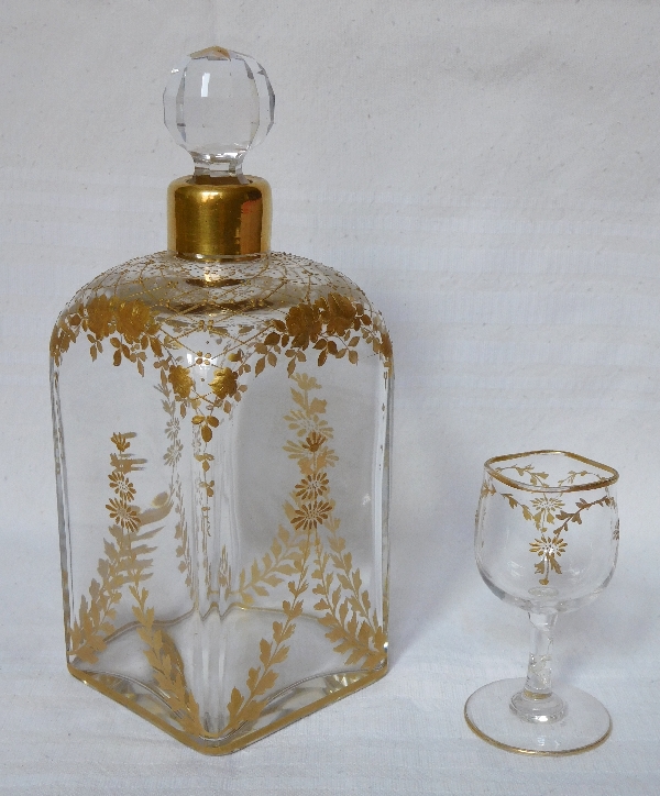 Baccarat crystal liquor set enhanced with fine gold - late 19th century - 11pcs