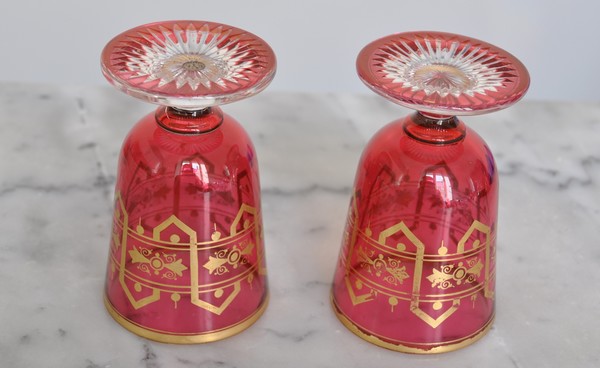 Service de nuit orientaliste en cristal de Baccarat rouge et doré à l'or fin, étiquette papier