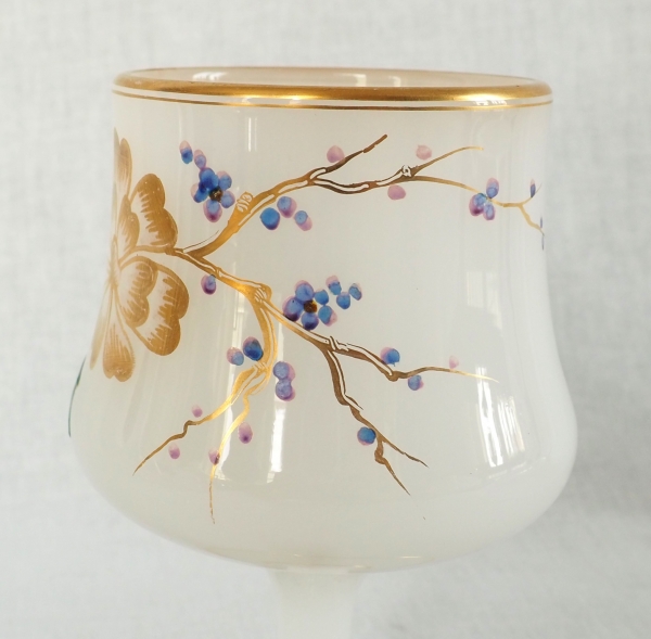Baccarat : service de nuit en opaline dorée et émaillée, époque Napoléon III vers 1870
