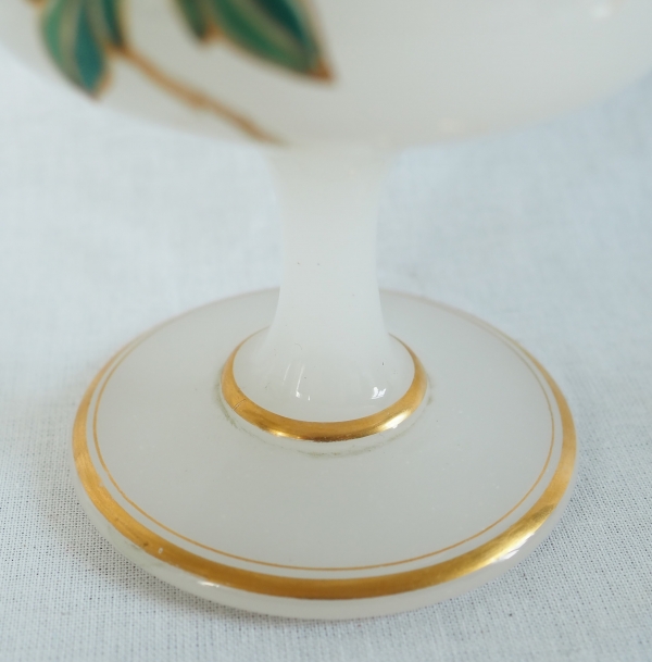Baccarat : service de nuit en opaline dorée et émaillée, époque Napoléon III vers 1870