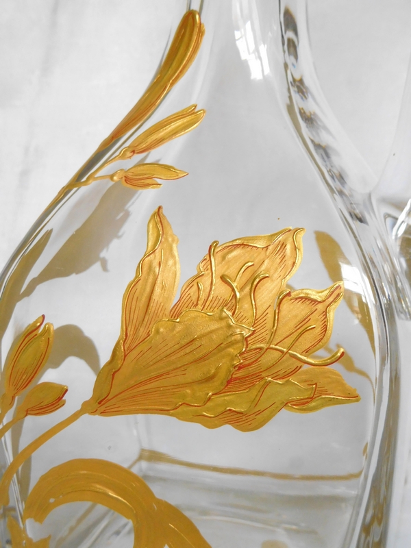 Baccarat crystal Art Nouveau port set enhanced with fine gold, original sticker