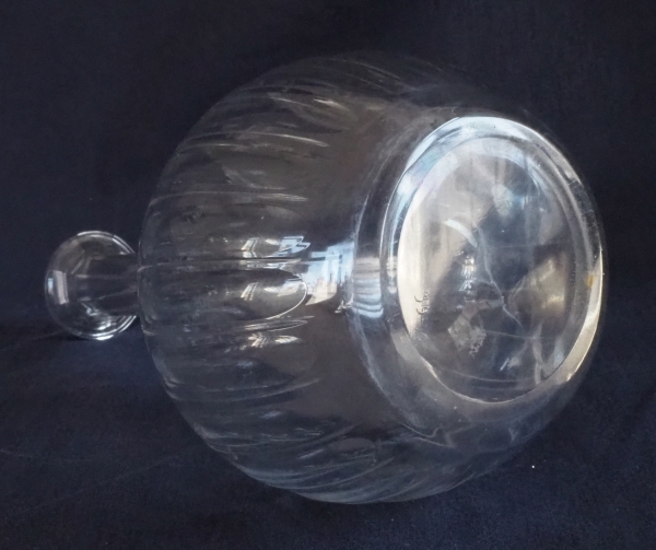 Service à porto en cristal de Baccarat taillé - modèle au décor Louis XVI