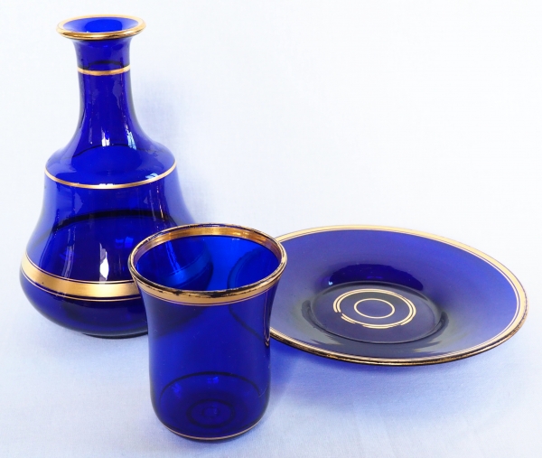 Service de nuit / verre d'eau en cristal de Baccarat bleu cobalt doré à l'or fin - Napoléon III