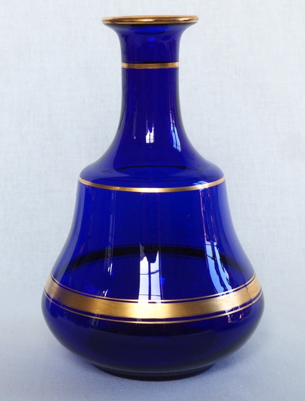 Service de nuit / verre d'eau en cristal de Baccarat bleu cobalt doré à l'or fin - Napoléon III